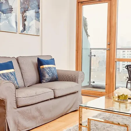 Apartment Deluxe Apt, River Canal View& Free Parking!