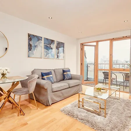 Apartment Deluxe Apt, River Canal View& Free Parking! *