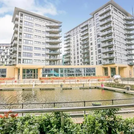 Apartment Deluxe Apt, River Canal View& Free Parking!