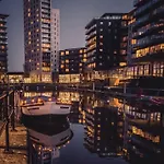 Deluxe Apt, River Canal View& Free Parking! *