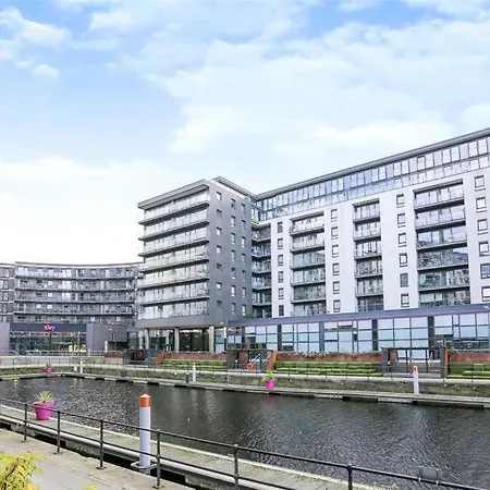 Deluxe Apt, River Canal View& Free Parking! לידס
