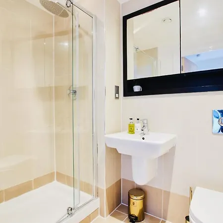 Deluxe Apt, River Canal View& Free Parking! * 利兹