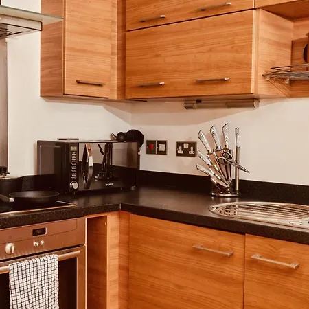 Deluxe Apt, River Canal View& Free Parking! Λιντς