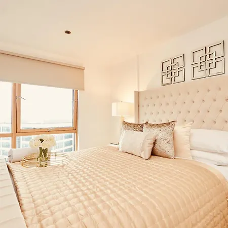 Διαμέρισμα Deluxe Apt, River Canal View& Free Parking!