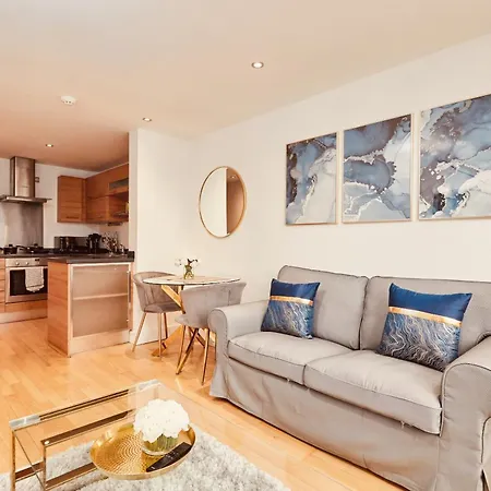 Deluxe Apt, River Canal View& Free Parking! *