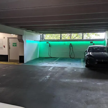 Lägenhet Deluxe Apt, River Canal View& Free Parking! *