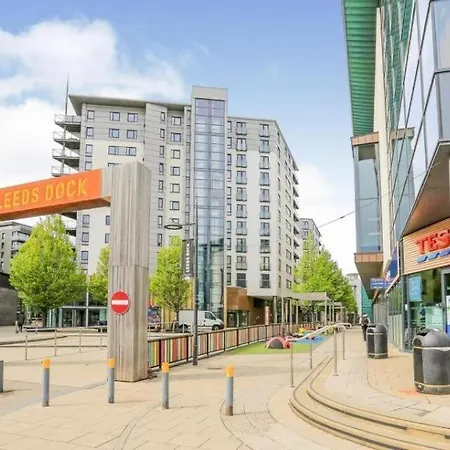 Διαμέρισμα Deluxe Apt, River Canal View& Free Parking! Λιντς