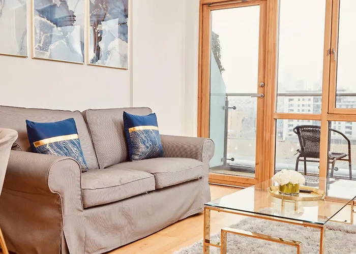 Lägenhet Deluxe Apt, River Canal View& Free Parking!