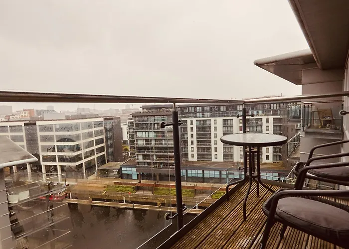 Lägenhet Deluxe Apt, River Canal View& Free Parking! *