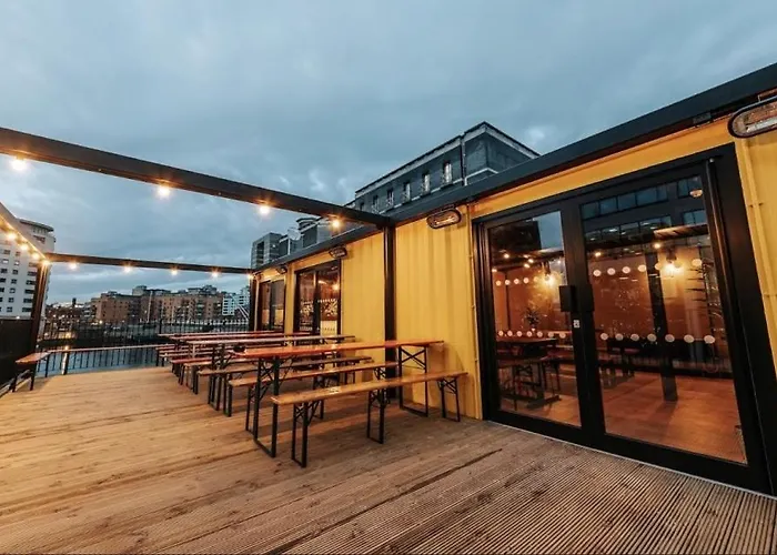 Lägenhet Deluxe Apt, River Canal View& Free Parking!