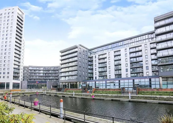 Deluxe Apt, River Canal View& Free Parking! ليدز