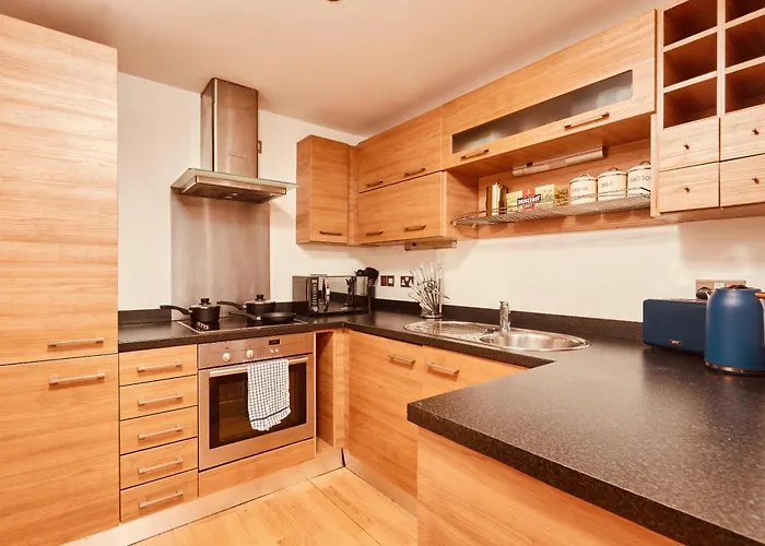 شقة Deluxe Apt, River Canal View& Free Parking!